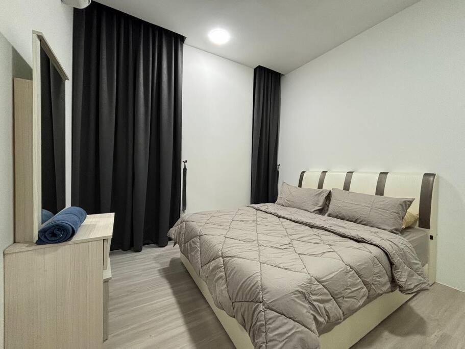 Apartment Podium Home2 For 7pax At Aeon Mall Kuching