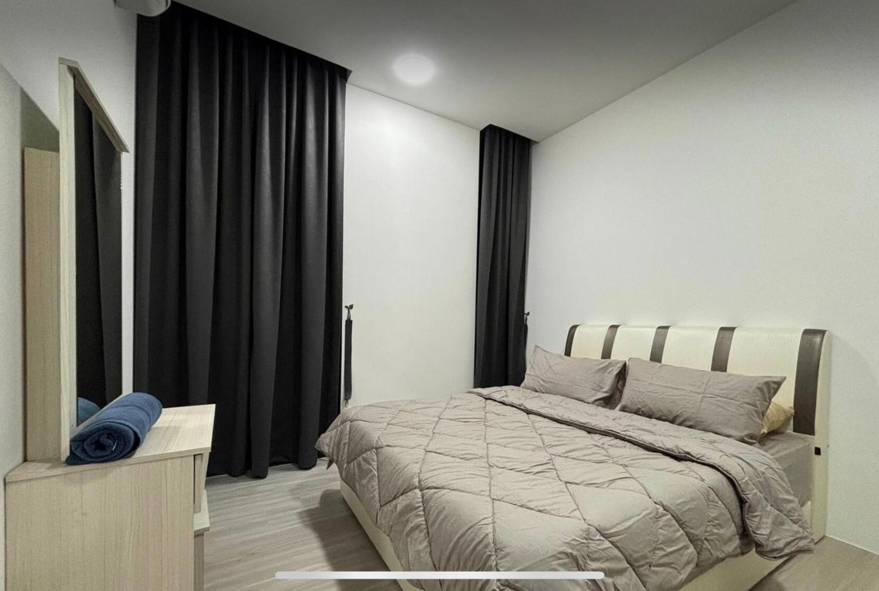 Podium Home2 For 7pax At Aeon Mall Apartment *