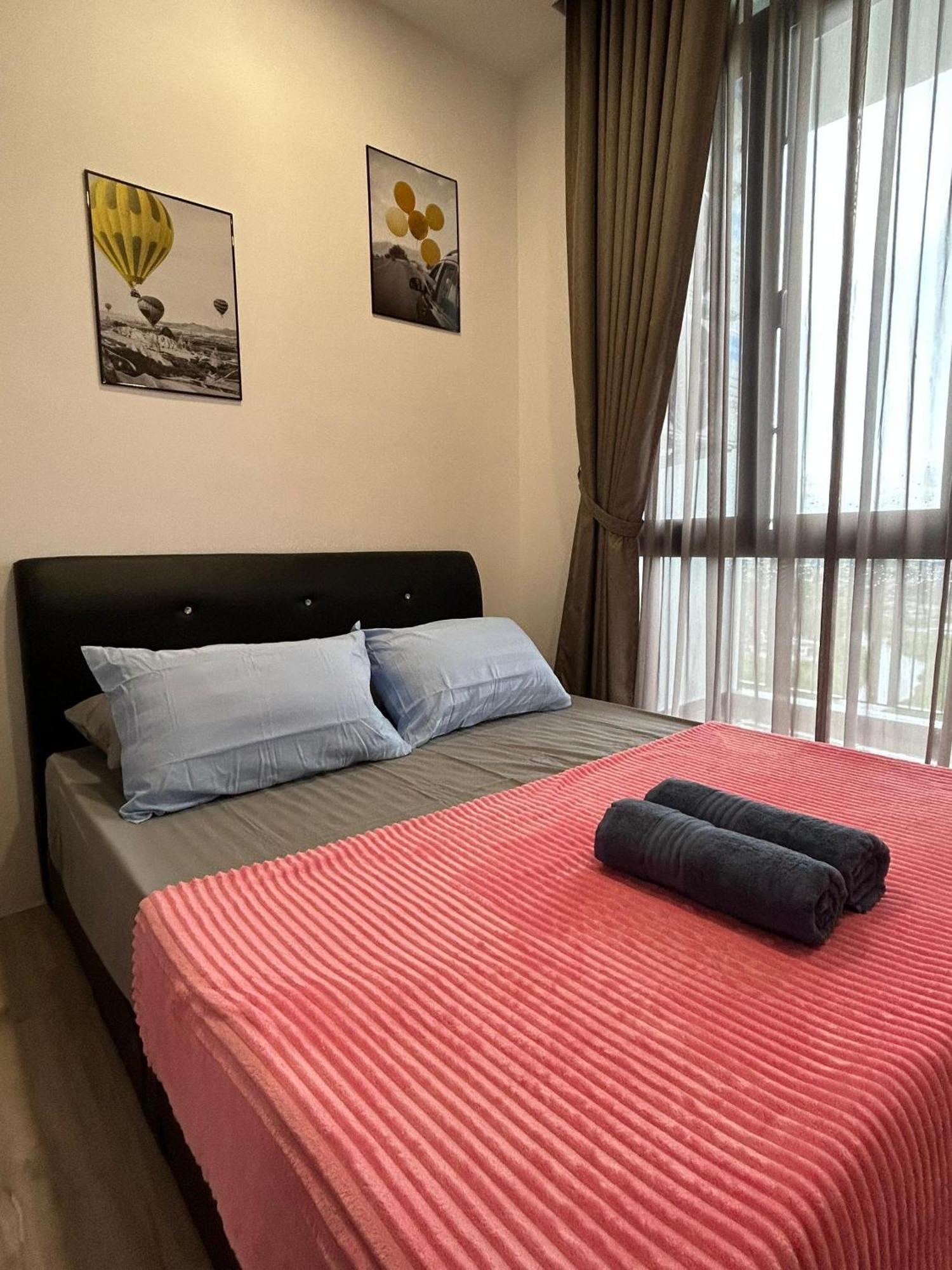 Podium Home2 For 7pax At Aeon Mall Apartment *