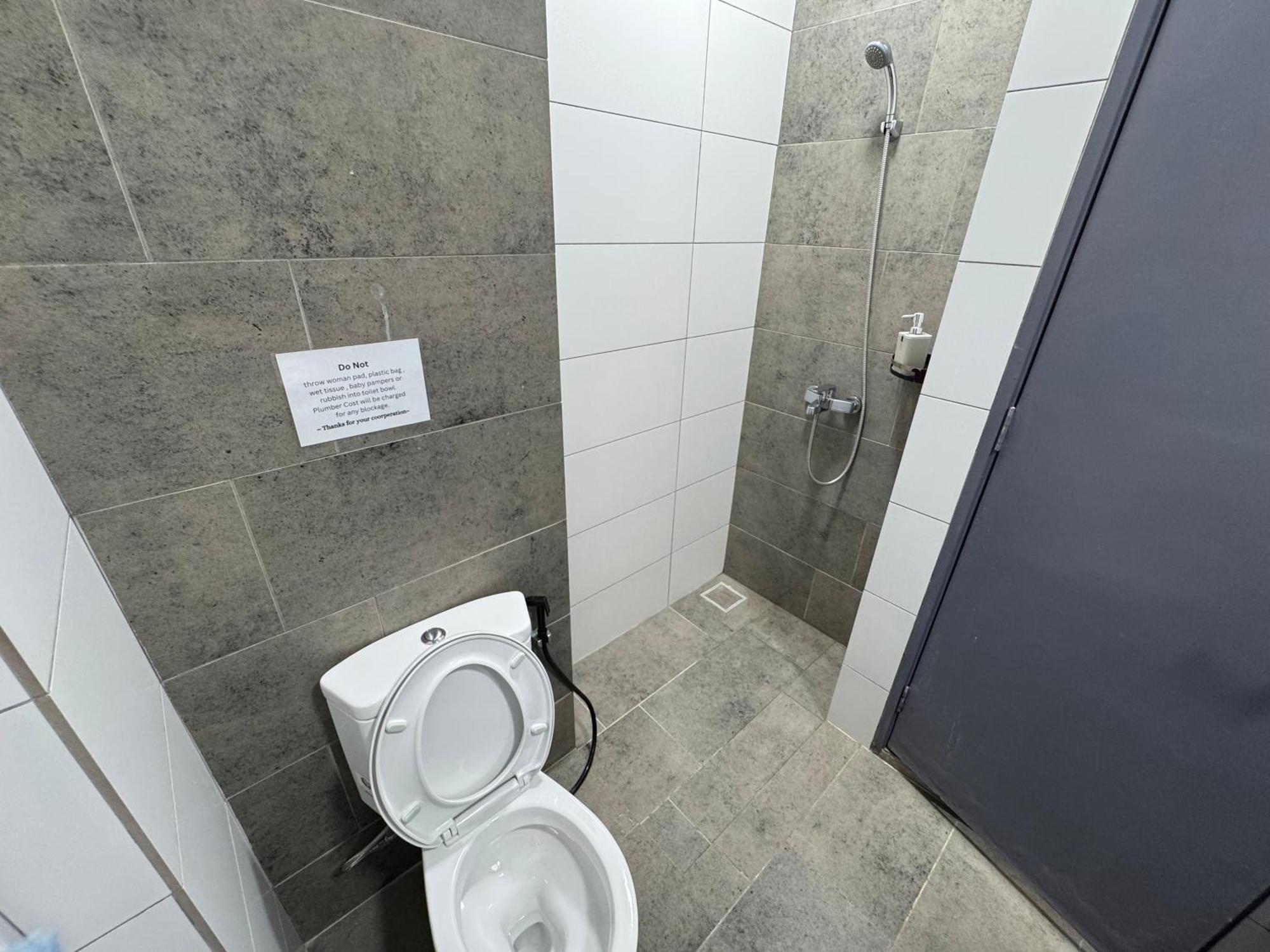 Podium Home2 For 7pax At Aeon Mall Apartment *