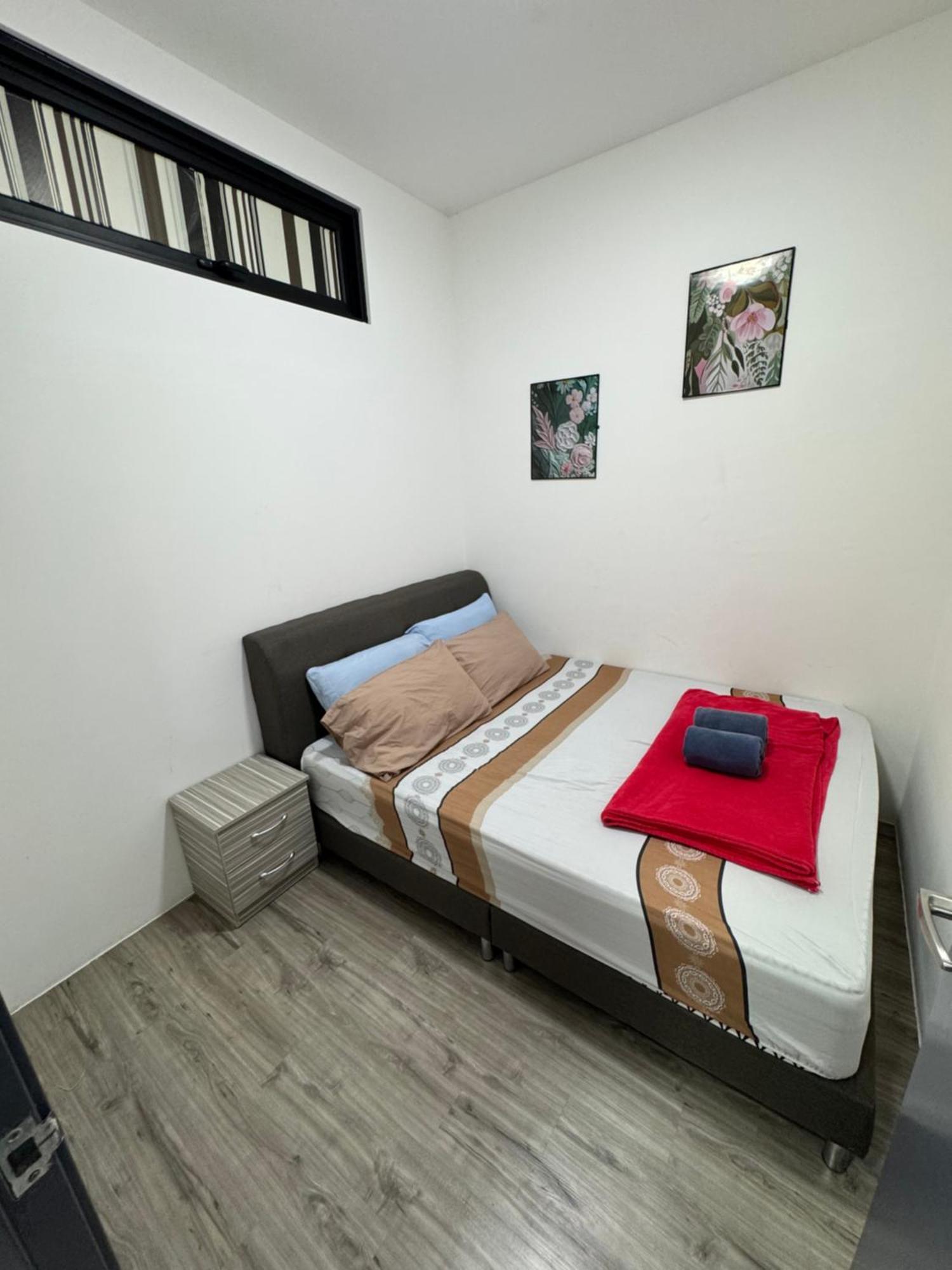 Apartment Podium Home2 For 7pax At Aeon Mall Kuching