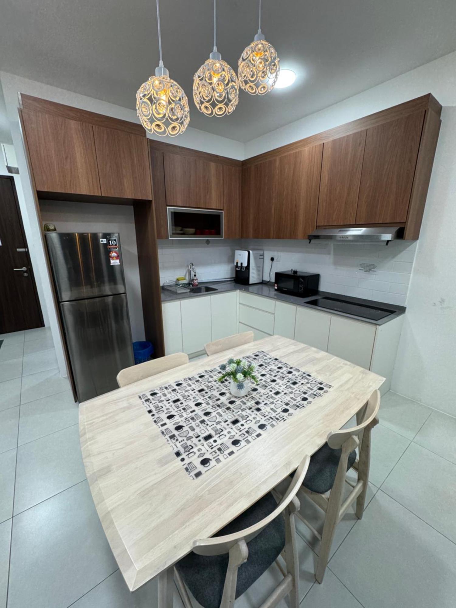 Podium Home2 For 7pax At Aeon Mall Apartment *
